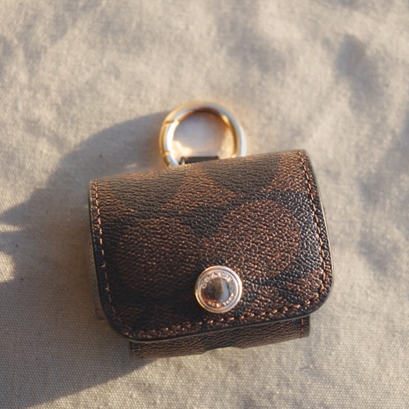 Coach AirPods Pro Case Leather Logo Holder Keychain Clip - Picture 3 of 6